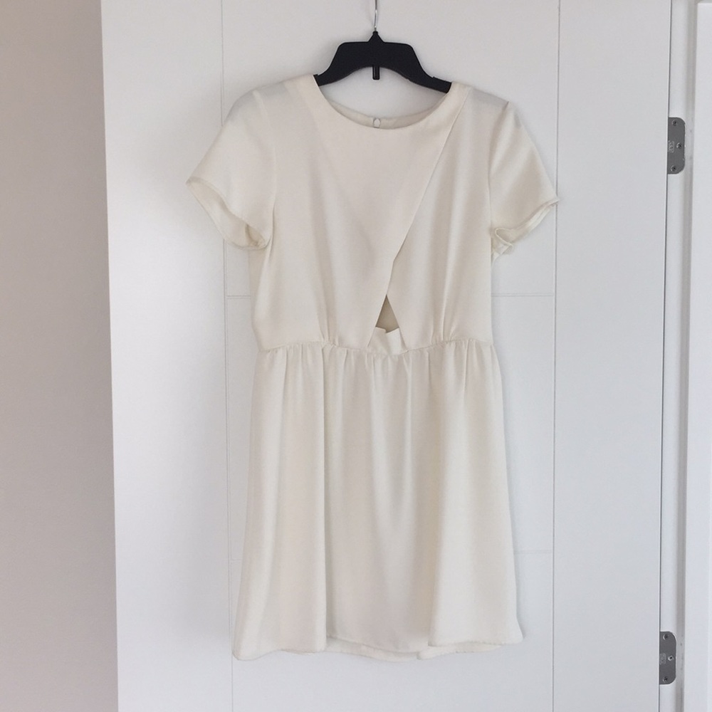 Topshop | Dresses | Topshop White Cream Short Sleeve Dress With Cutout Detail